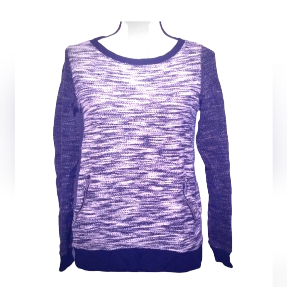***5/25*** ❄ Love 21 Sweater/Sweatshirt